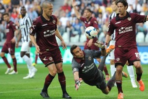  国米锋霸,双响炮轰破尤文大门  