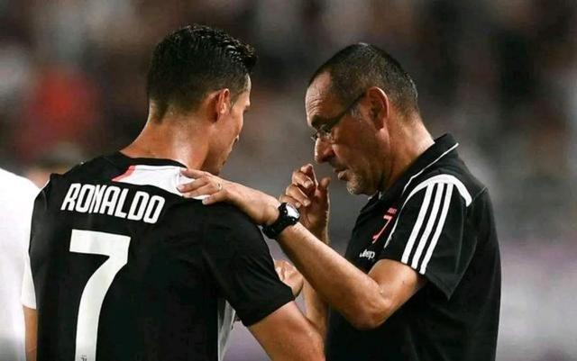  尤文图斯争议判罚引发热议  